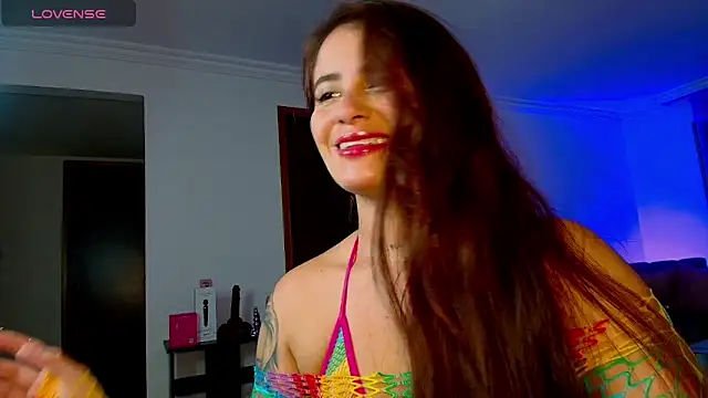 Loreleibell  online show from 11-18-25, 02:28