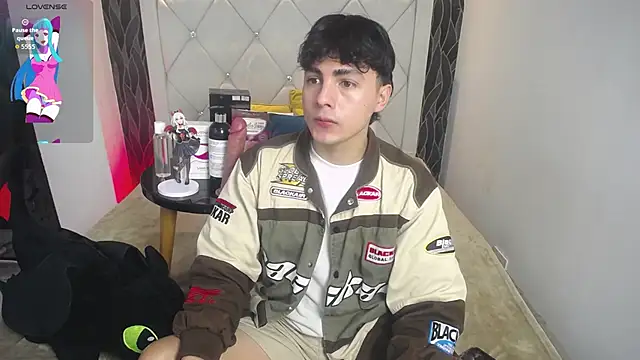 Samu FoXXX online show from 11-18-25, 08:13