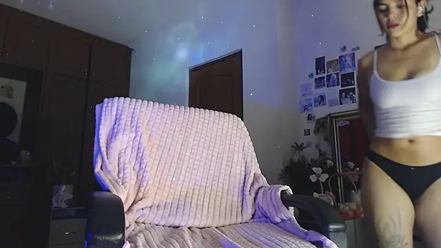 Snapshot of Mia_Tylorr chatting on 11-13-25, 09:47 Mia Tylorr online show from 11-13-25, 09:47