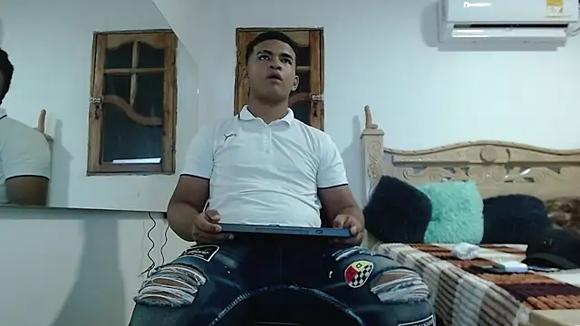 mathews    online show from 11-18-25, 02:28