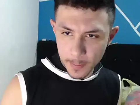 Snapshot of damiansexyboy69 chatting on 11-14-25, 03:16 damiansexyboy69 online show from 11-14-25, 03:16