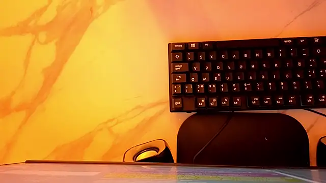 Juliana Tx online show from 11-16-25, 03:01