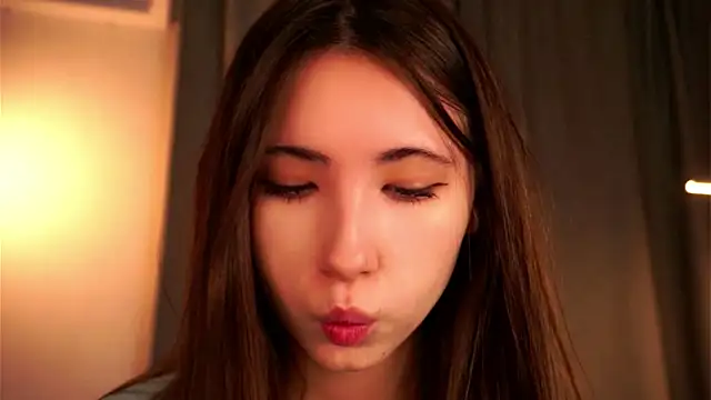 NanceeWestaway online show from 12-05-25, 05:09