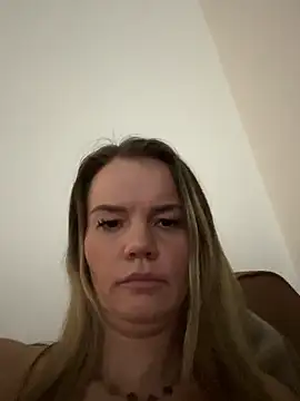 Cutebrowneyes  online show from 01-14-26, 12:49