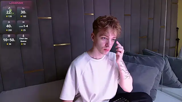 Paul Holt online show from 11-26-25, 08:21