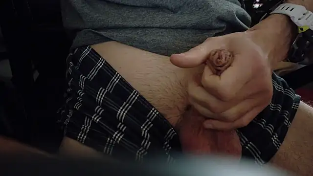 Snapshot of Chrisatmiami chatting on 01-17-26, 01:38 Chrisatmiami online show from 01-17-26, 01:38