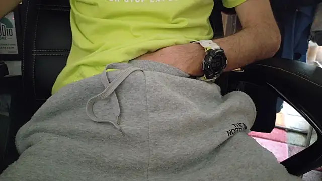 Snapshot of Chrisatmiami chatting on 03-06-26, 03:41 Chrisatmiami online show from 03-06-26, 03:41