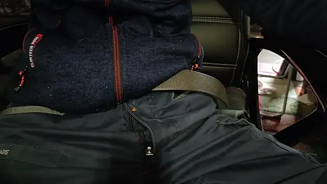 Snapshot of Chrisatmiami chatting on 03-27-26, 01:44 Chrisatmiami online show from 03-27-26, 01:44