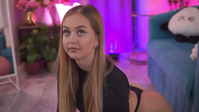 Snapshot of ElyssawetXX chatting on 02-01-26, 07:23 ElyssawetXX online show from 02-01-26, 07:23