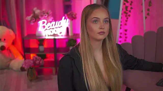 Snapshot of ElyssawetXX chatting on 02-23-26, 07:44 ElyssawetXX online show from 02-23-26, 07:44