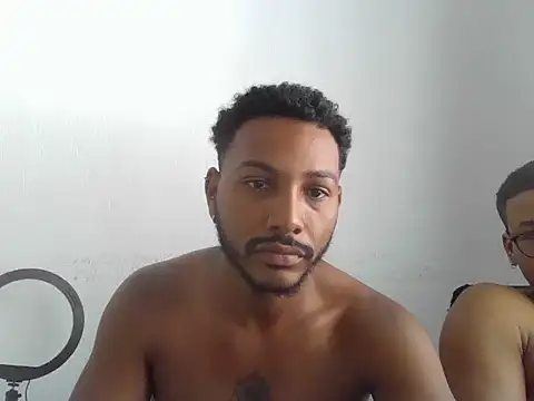 Snapshot of PutosRJ chatting on 11-12-25, 02:39 PutosRJ online show from 11-12-25, 02:39