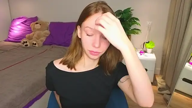 LilyPoetry  online show from 12-20-25, 11:17