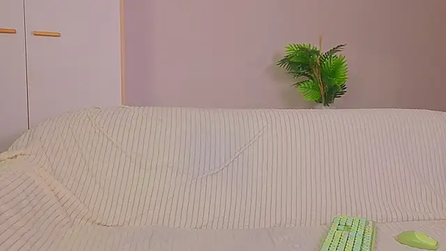 LilyPoetry  online show from 01-09-26, 07:44