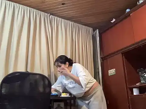 Snapshot of Dreana chatting on 02-01-26, 01:48 Dreana online show from 02-01-26, 01:48