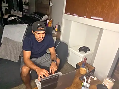 piggylatino online show from 11-13-25, 05:17