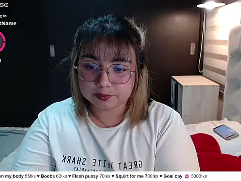 YiniBelle online show from 03-12-26, 03:45