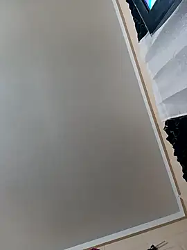 Kreamykoko69 online show from 11-12-25, 03:07