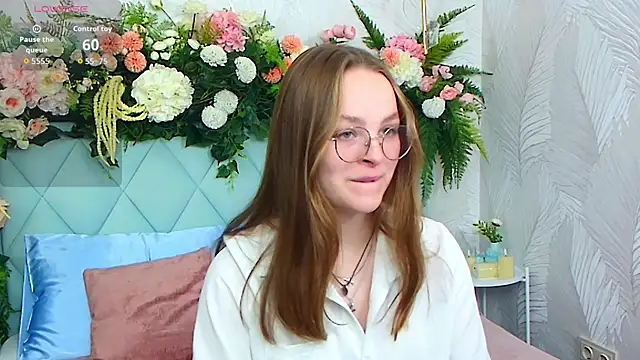 MadisonSmitt online show from 11-25-25, 05:07