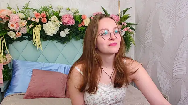 MadisonSmitt online show from 12-15-25, 05:12