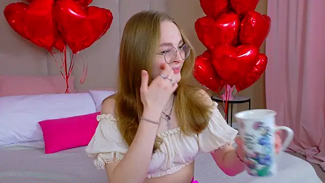 MadisonSmitt online show from 02-15-26, 07:51