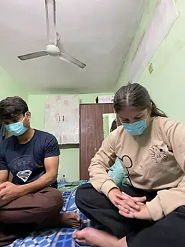 Cute hotzara online show from 12-18-25, 05:57