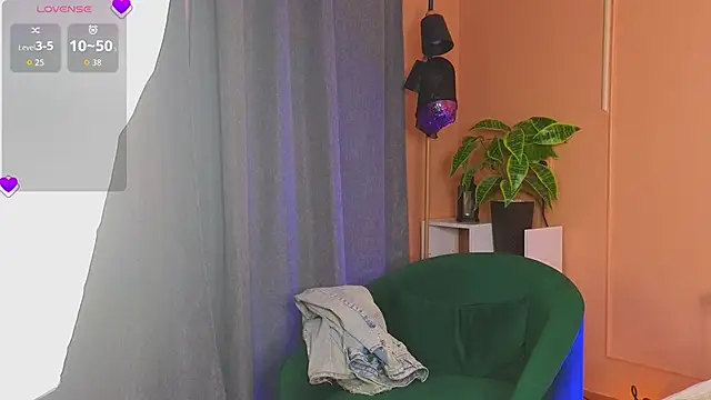 Bonny Red online show from 11-25-25, 04:07