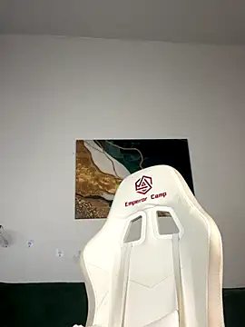 Shy Vivi online show from 12-04-25, 03:21