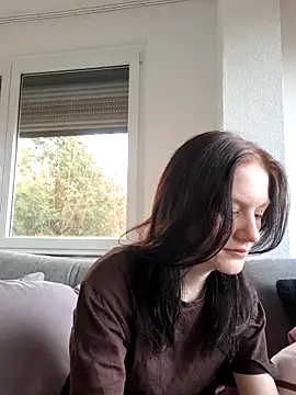 Lilly hase online show from 11-18-25, 08:52