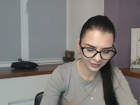 divina kira online show from 11-26-25, 08:15