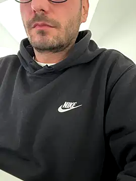 Snapshot of brrratan chatting on 11-13-25, 11:09 brrratan online show from 11-13-25, 11:09