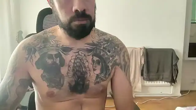 Snapshot of TattedUpSir chatting on 11-12-25, 02:39 TattedUpSir online show from 11-12-25, 02:39