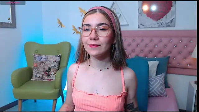 AriLumi online show from 01-14-26, 10:03