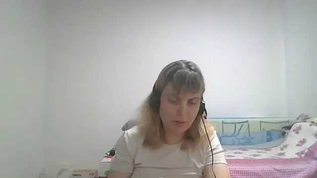 Snapshot of CherieAdair chatting on 11-15-25, 03:52 CherieAdair online show from 11-15-25, 03:52