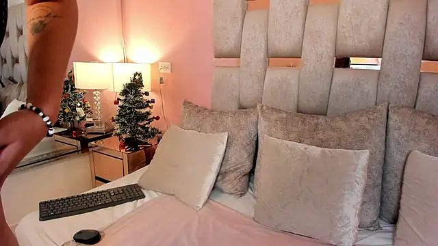 avrilwaynee online show from 11-29-25, 12:41