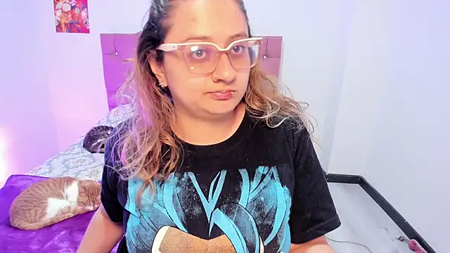 AnnieAtHome online show from 11-20-25, 09:14