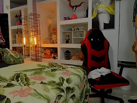 Zaira sofiaa online show from 11-28-25, 01:08