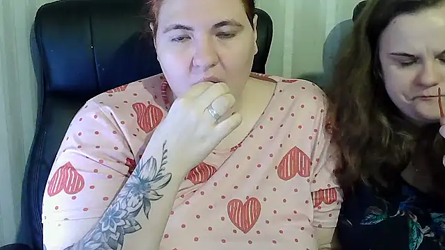 HollyXXEva online show from 11-29-25, 06:33