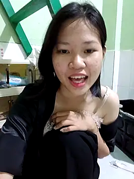 Snapshot of MoonLily18 chatting on 11-23-25, 03:34 MoonLily18 online show from 11-23-25, 03:34