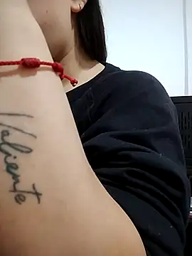 Snapshot of OliviaMartinez2 chatting on 11-19-25, 02:22 OliviaMartinez2 online show from 11-19-25, 02:22