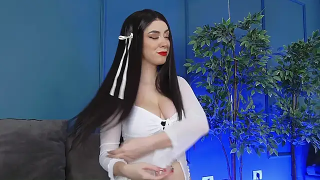 IrissBell online show from 11-22-25, 06:34