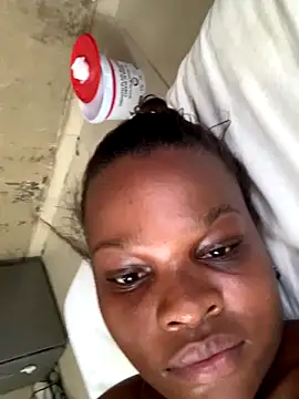 Snapshot of HoarseStereo chatting on 11-13-25, 09:41 HoarseStereo online show from 11-13-25, 09:41