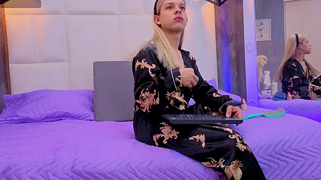 Valentino moretti online show from 04-16-26, 01:34