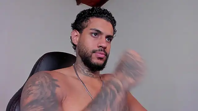 LuigiVitale 1 online show from 02-10-26, 01:21