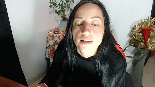 Snapshot of Megan-love2 chatting on 11-15-25, 04:32 Megan-love2 online show from 11-15-25, 04:32