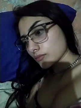 Snapshot of Guarnerstyle chatting on 11-16-25, 12:00 Guarnerstyle online show from 11-16-25, 12:00