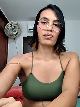 Mia saaenz online show from 11-18-25, 08:57