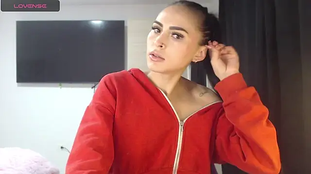 Linda  fiore online show from 11-16-25, 04:29