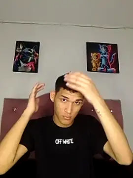 Snapshot of Luigi_cumming1 chatting on 11-19-25, 06:13 Luigi cumming1 online show from 11-19-25, 06:13