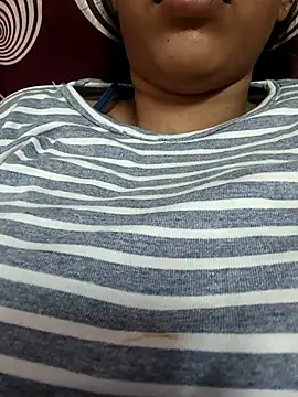 Neethu90 online show from 12-17-25, 04:07