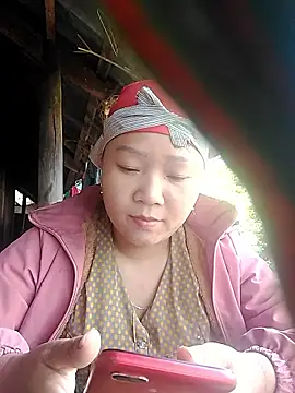 hoami-hot online show from 11-25-25, 01:49